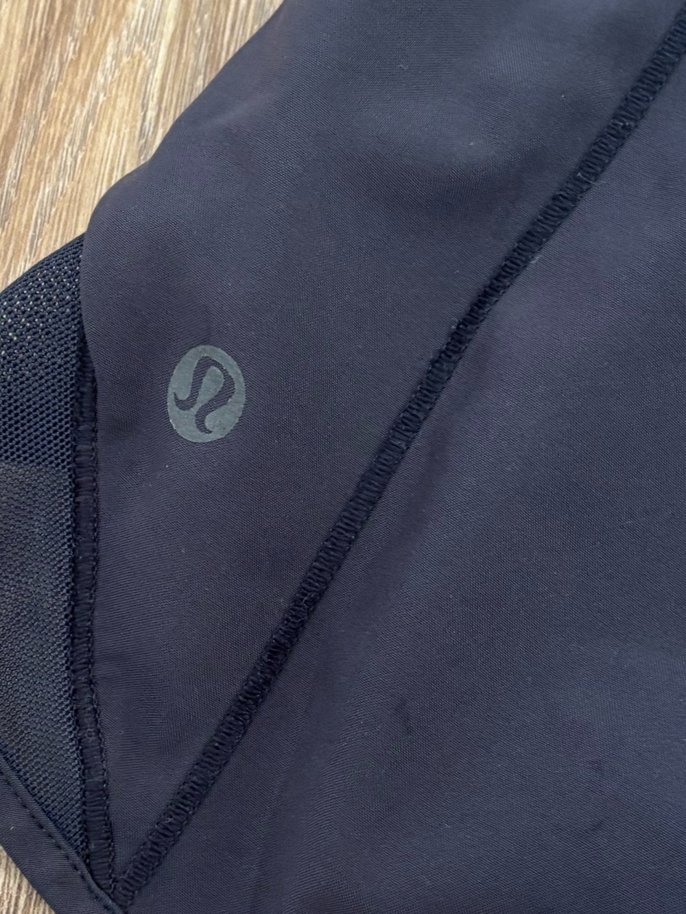 Lululemon Hotty Hot Short II *Long 4" - Picture 3 of 4